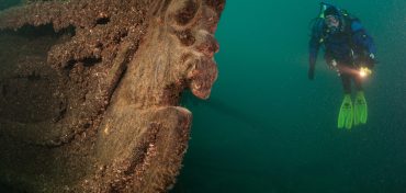 5 Must-Visit Lakes For SCUBA Diving In The U.S.